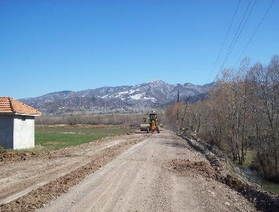 BAYDIĞIN - Aydıncık‘ta Yol Yapım Çalışmaları Devam Ediyor