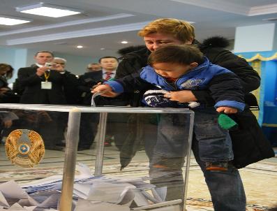 KOMUNIST - Kazakistan‘da Oy Verme İşlemi Başladı.