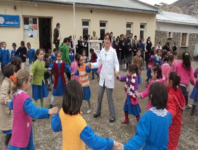 GÖKÇEDERE - Gökçedereli Öğrenciler Bahar Şenliğinde Doyasıya Eğlendi