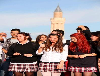 KAZIM ÖZALP - Antalya‘da Liselilerden Ygs Eylemi