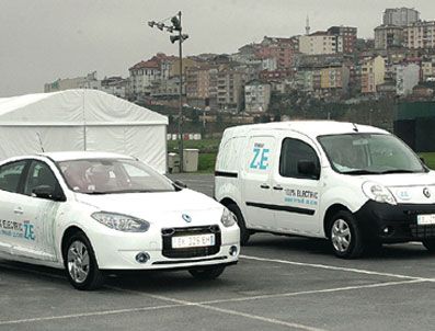 İBRAHIM AYBAR - Renault'nun elektirikli araçları test sürüşünde