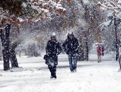 KıYı EGE - Erzurum'da Nisan Kar'ı Sürprizi