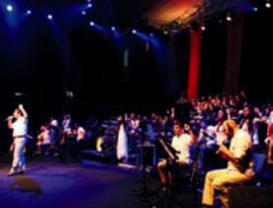 LEMAN SAM - Yorum'dan ikinci dev konser