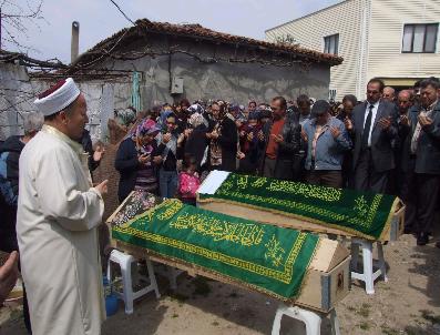 Bandırma‘daki Kazada Ölen Yaşlı Çift Toprağa Verildi