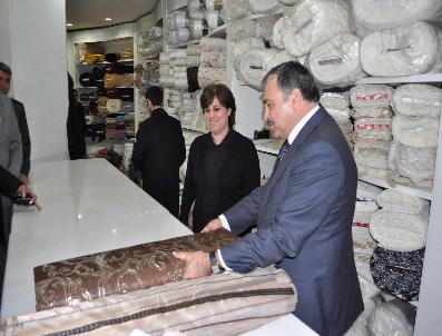 ABDURRAHMAN SAVAŞ - Çevre Ve Orman Bakanı Eroğlu, Nevşehirde Tezgahtarlık Yaptı