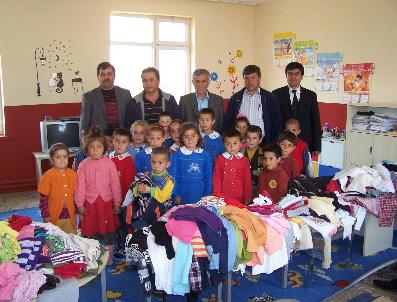 ‘Bir Öğrencide Sen Giydir” Projesi