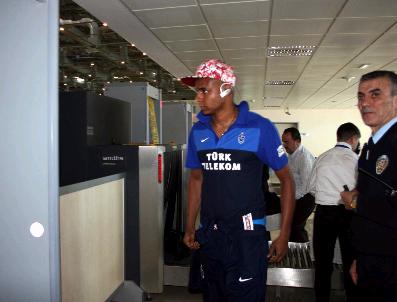 İBRAHİM YATTARA - Trabzonspor İstanbul‘a Hareket Etti