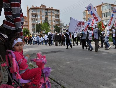 AHMET AKıN - Balıkesir’Deki 1 Mayıs Kutlamasına Çocuklar Damga Vurdu
