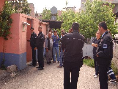 DURHASAN - Kızını Rahatsız Eden Adamı Bıçaklayarak Öldürdü