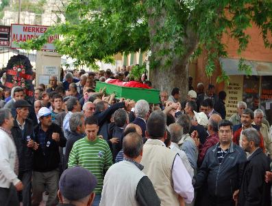 KADIR URAL - Öldürülen İl Genel Meclis Üyesi Toprağa Verildi