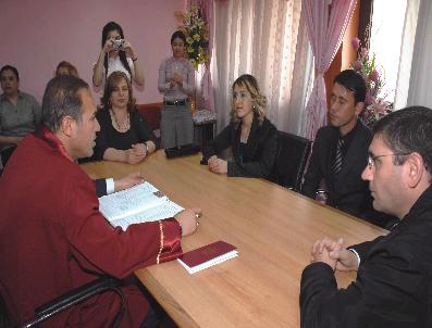 ALI ARSLAN - Başkan Sözlü Personelinin Nikahını Kıydı