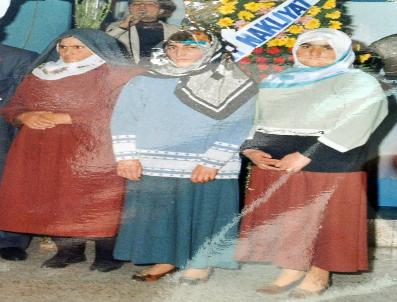 Pikniğe Giderken Belediye Otobüsüyle Çarpıştılar: 3 Ölü, 8 Yaralı