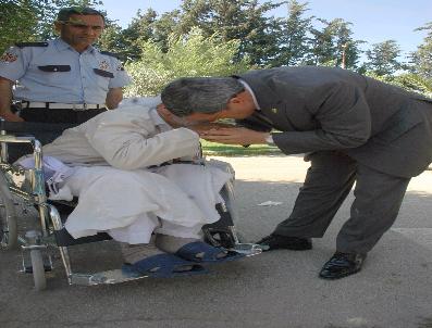 CAFER ESENDEMIR - Polisten 16 Engelliye Tekerlekli Sandalye