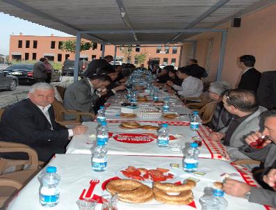 ABDURRAHIM ARSLAN - Tanrıverdi Tekstilcilerle Kahvaltıda Buluştu