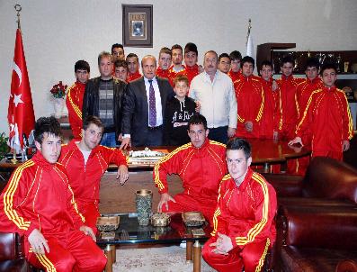 Taşköprüspor‘dan Belediye Başkanı Arslan‘a Ziyaret