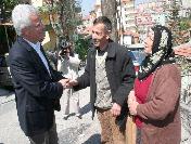 Chp‘li Belediye Gecekondu Mahallesinde Süt Dağıttı