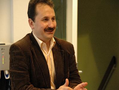 FATIH ÜNIVERSITESI - Çocuğun Kişiliğini Anne, Karakterini Baba Oluşturuyor