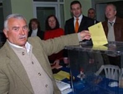 Gürcistan'dan gelen 120 gurbetçi sınır kapısında oy kullandı