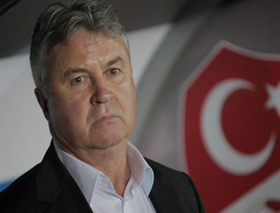 GEERT WILDERS - Türk siyasetçiden Guus Hiddink'e hediye