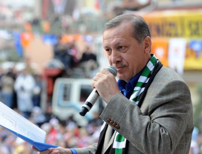 AZİZ NESİN - Milli şefinin dizinin dibine otur oradaki eğitimini bitir