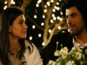 Beren Saat ve Engin Akyürek'in ilişkisi aşka mı dönüştü?