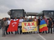 Oy kullanmak için 900 kilometre yol kat ettiler