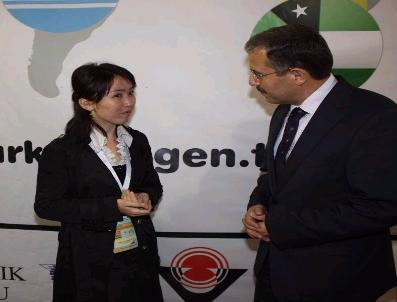 KARAMANOĞLU MEHMETBEY ÜNIVERSITESI - Türkçe Kongresi‘ne Katılan Kırgız Aile İlgi Odağı Oldu