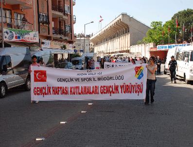 HALIS PEKER - Aydınlı Gençler Yürüdü