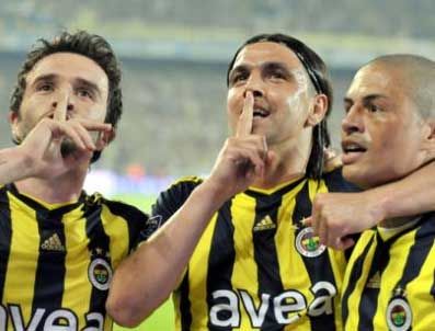 ANDRE SANTOS - Fenerbahçe Ankaragücü maçı  özeti (Goller havada uçuştu)