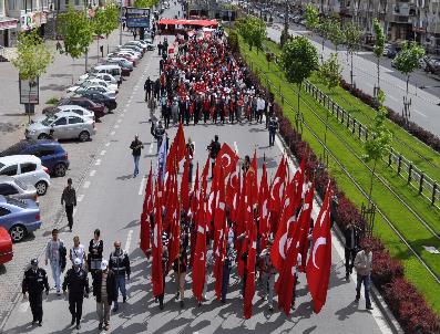 Kayseri‘de Gençlik Koşusu Ve Halk Yürüyüşü Düzenlendi