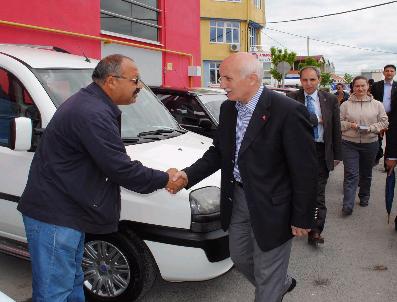YAŞAR KARAYEL - Ak Partili Adaylar Doğu Garajı Ve Oto Galericilerde Esnafı Ziyaret Etti