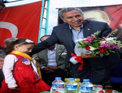 ORHAN GENCEBAY - Arınç: Bizi milletin duası ayakta tutuyor