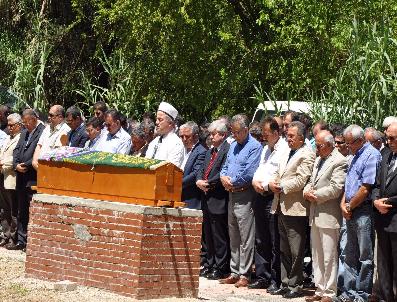 DOYRAN  - Böcek’İn Annesine En Çok Benzeyen Teyzesi Toprağa Verildi