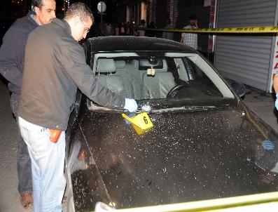 CUMA İÇTEN - Diyarbakır’Daki Ak Parti Seçim Bürosuna Bombalı Saldırı (2)