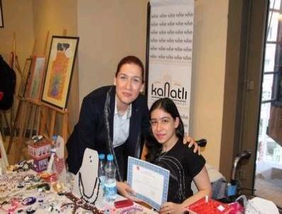 NAHSEN BADELI - Engelli Kursiyerler Resim Ve Takı Çalışmaları Sergisi Açıldı