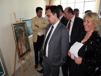 FERHAT AKKUŞ - Ressam Çalışkan 3. Sergisini Açtı