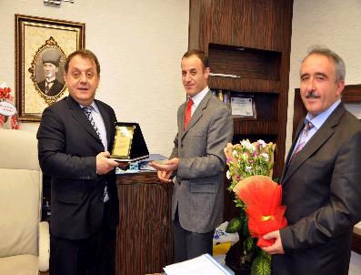 SELAMI UZUN - Yusuf Özdemir‘e Sgk‘dan Plaket