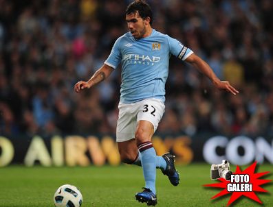 CARLOS TEVEZ - Manchester City: 3 - Stoke City: 0