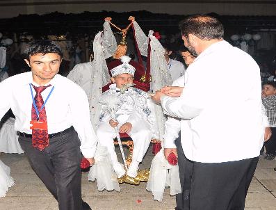 FERHAT KARATAŞ - Aşiret Düğününde Dolar Yağmuru