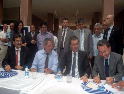 Seyhan Belediyesi‘nde Toplu Sözleşme Sevinci