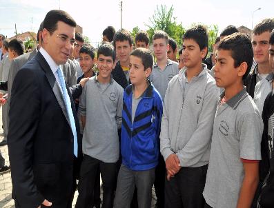 MUSTAFA ARSLAN - Başkan Tütüncü‘den Okul Ziyareti