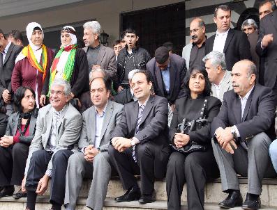 NURSEL AYDOĞAN - Diyarbakır‘da Bdp‘nin Çadır Açmasına Polis İzin Vermedi