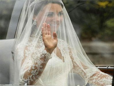 BRITANYA - Middleton'un gelinliğinin taklitleri çıktı