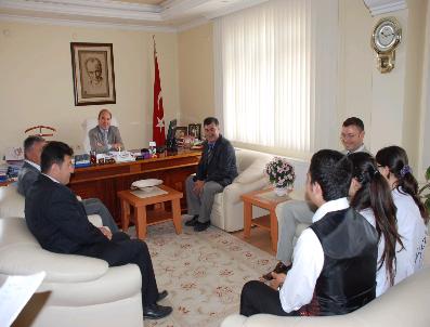 ALI KATıRCı - Turizm Lisesi Öğrencilerinden Avrupa Stajı Öncesinde Didim Kaymakamına Ziyaret