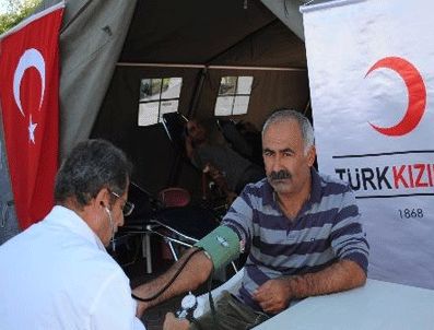 Kızılay, deprem bölgesine yardım malzemesi gönderdi