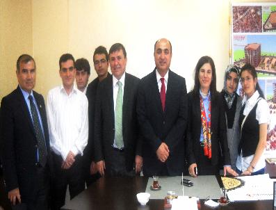 ALI RıZA ALABOYUN - Öğretmen Adayları Alan Dışı Atamalara İtiraz Etti