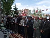 Simav'da deprem sonrasındaki ilk cuma namazı