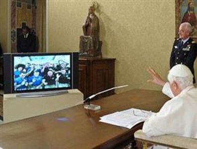 BENEDIKTUS - Astronotlarla konuşan ilk Papa oldu