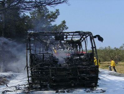 Çanakkale'de bir gezi otobüsü yandı