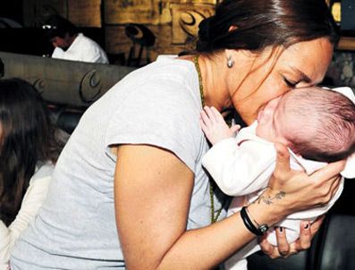 DENİZ SEKİ - Hülya Avşar: 'Torun provası yapıyorum'